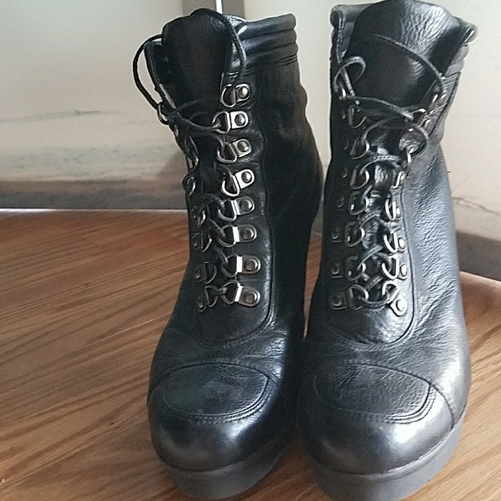 Boots - Picture 2 of 3